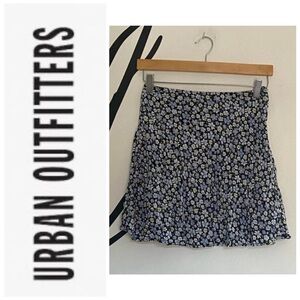 NWT Urban Outfitters Divided floral cottagecore flowy mini skirt sz 2